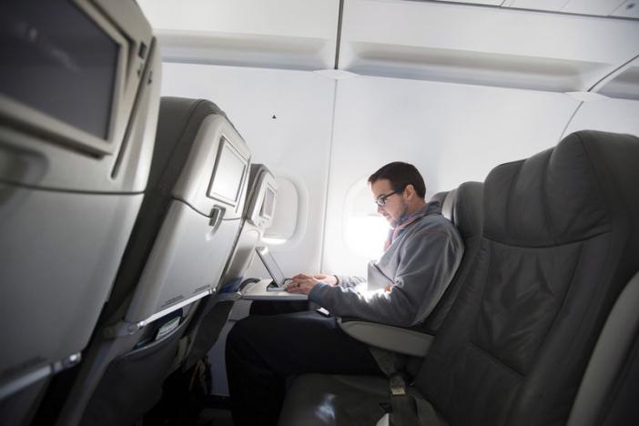 U.S. lifts ban on electronic devices on EgyptAir flights to NY