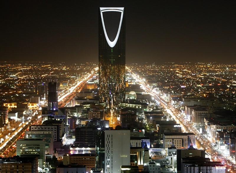 Saudi princes arrested over palace protest