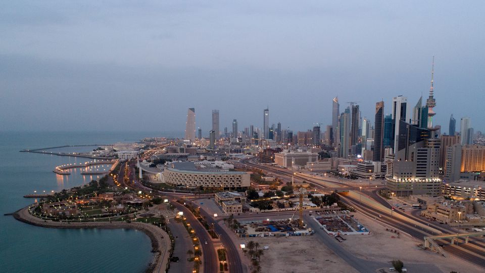 Kuwait cancels decision to close commercial activities at 8 pm, from Tuesday &ndash; cabinet